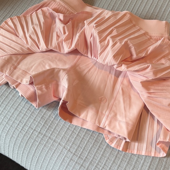 lululemon athletica Pleated soft pink tennis Skirt - Size 6 - Picture 4 of 5